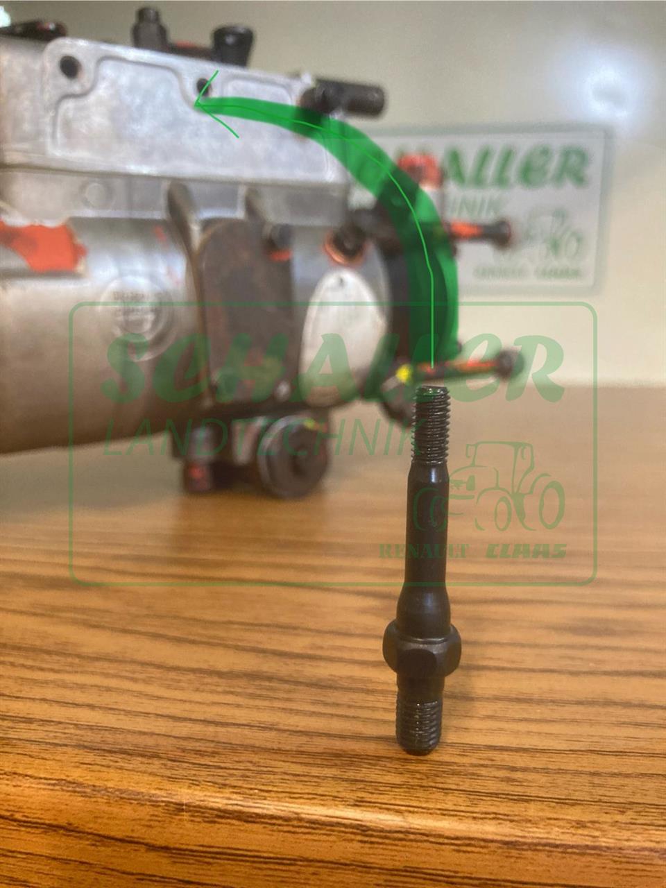 Einspritzpumpen- Stiftschraube oben